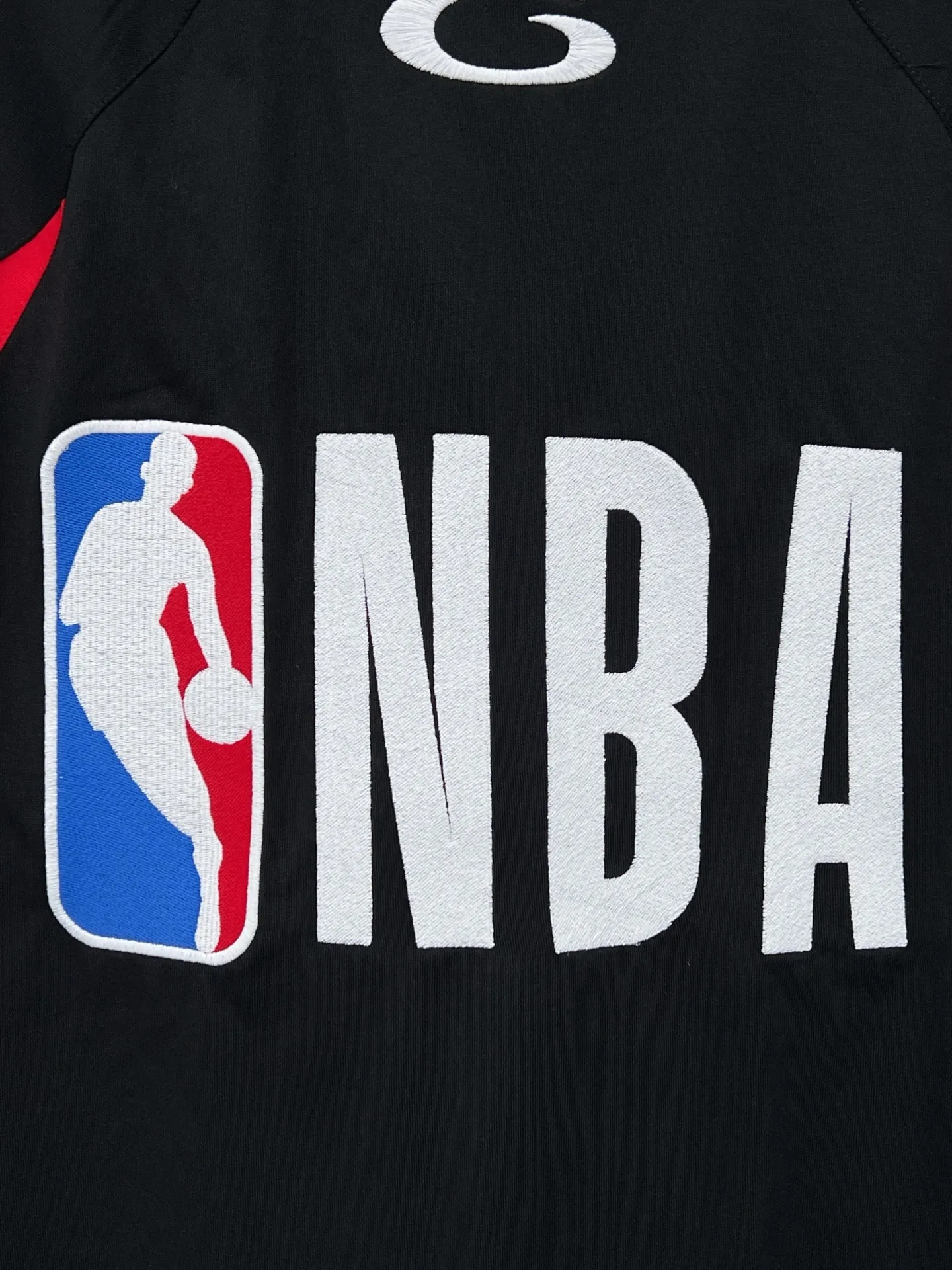 Balenciaga × NBA SS 26 Series T Same Style • Classic ： + ， ， Retro • ： 「BALENCIAGA 10 」 ， NBA ， • ： ， ， 、 ：Black Red ：A 275# Size： S 73 116 24 M 75 120 25 L 77 124 26 XL 79 128 27